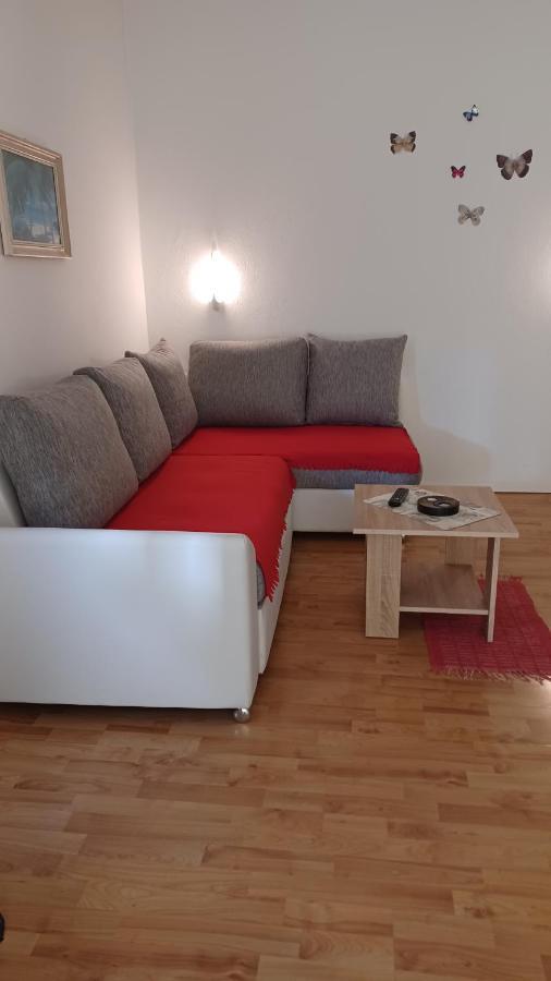 Apartmani Mary Dugi Rat Ngoại thất bức ảnh