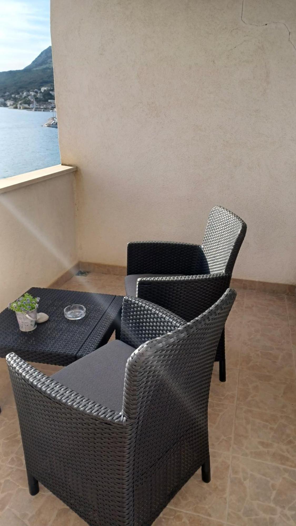 Apartmani Mary Dugi Rat Ngoại thất bức ảnh
