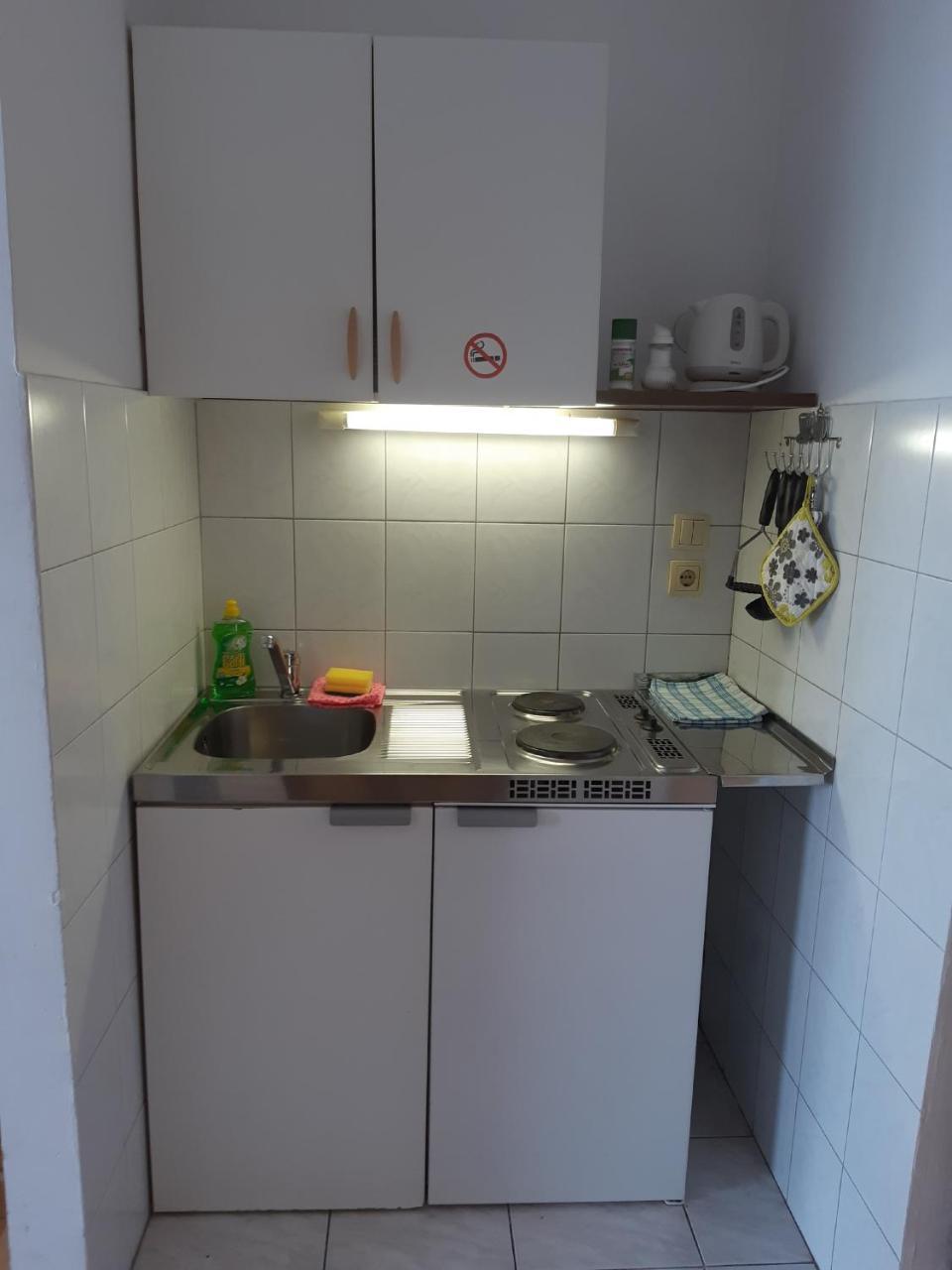 Apartmani Mary Dugi Rat Ngoại thất bức ảnh